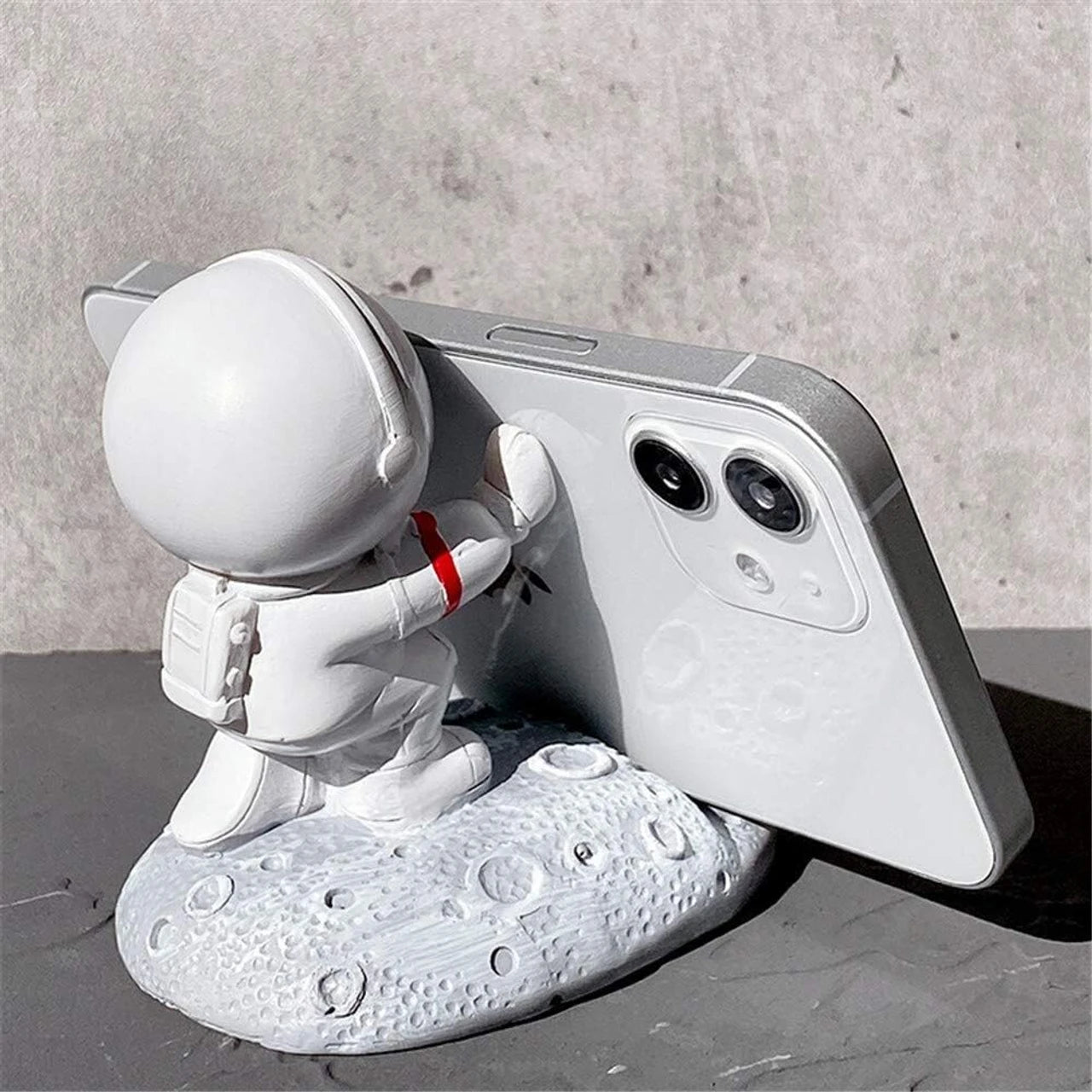 ZYOZ 3D Astronaut Phone Holder – Unique Planet-Inspired Mobile Stand with Fun, Playful Design for Desk or Home Use (1 Pc) Main image