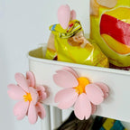 Flower-Shaped Magnetic Food Bag Clip 1 PCS | Reusable Snack & Chip Sealer | Decorative Floral Refrigerator Magnet | Kitchen & Office Storage Gadget for Fresh Food Sealing