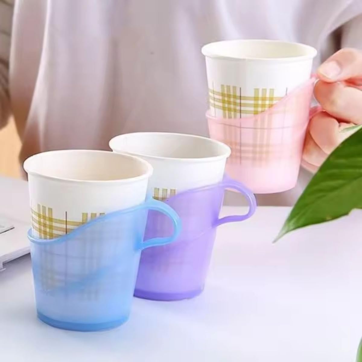 Heat Resistant Cup Holder – Thickened Anti-Scald Paper Tea & Coffee Cup Sleeve, Disposable Insulated Cup Holder for Office, Home & Takeaway Drinks (Random Color) 10 pcs