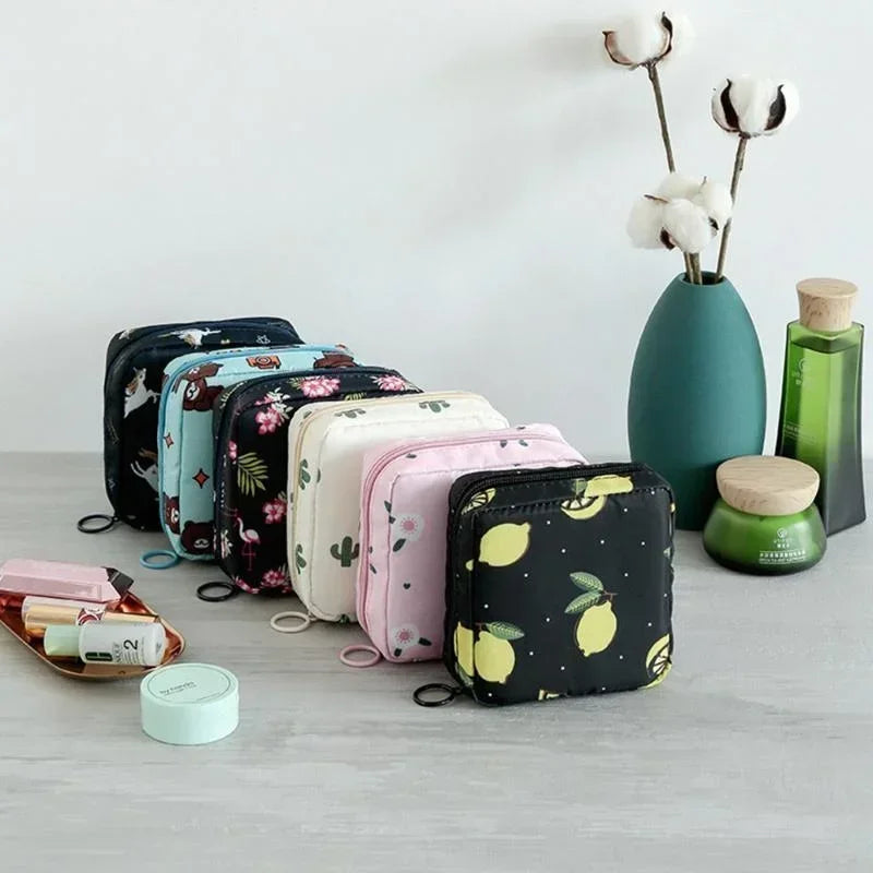 Travel Sanitary Pad Pouch Multi-Purpose Portable Compact Period Bag 1 pc (random colour)