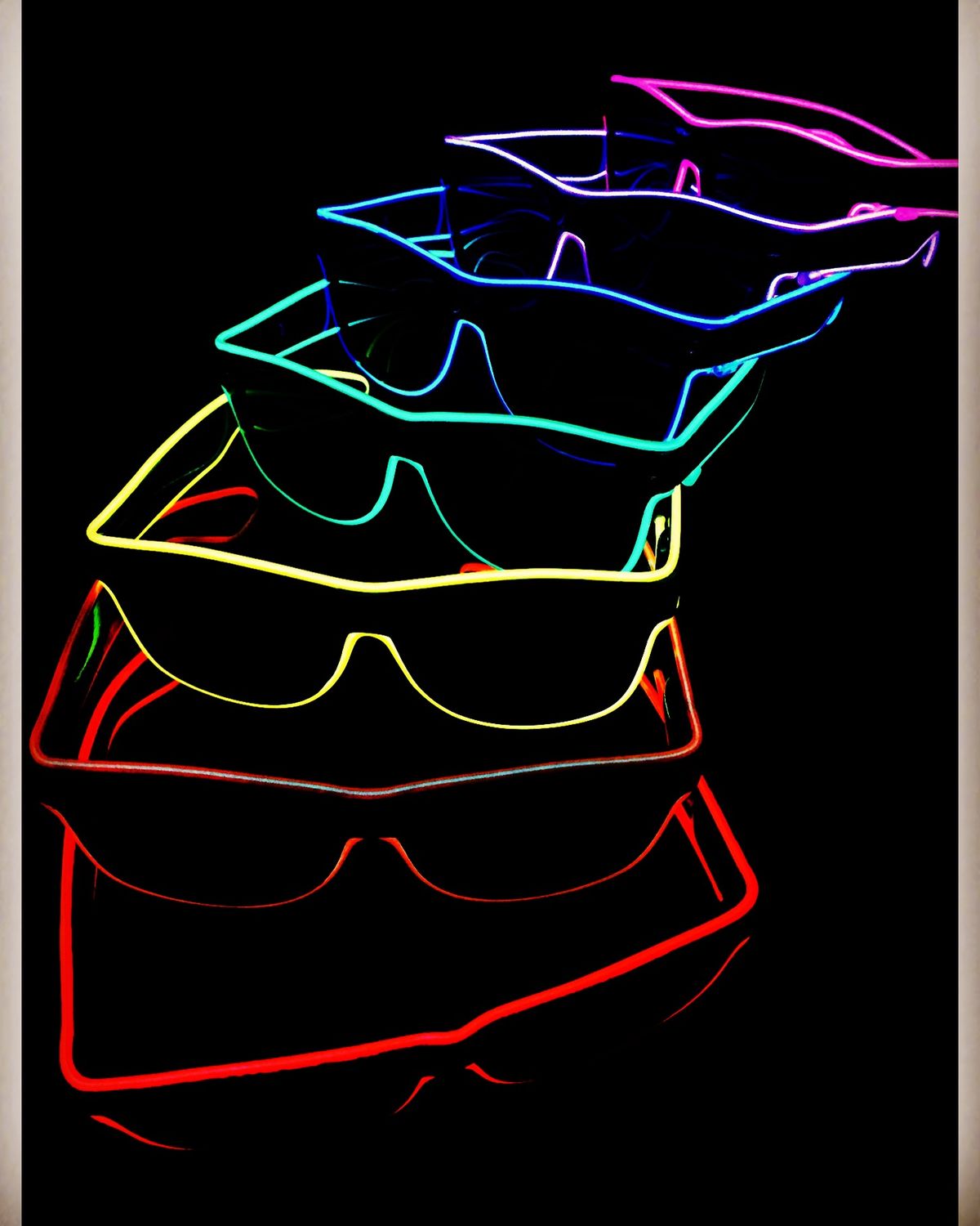 Zyoz™ Wireless LED Light-Up Glasses – Neon EL Wire Party & Festival Glasses (black Lance)